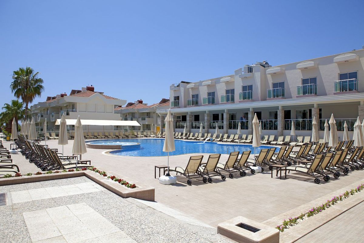 Dream Family Club Hotel Side Exterior photo