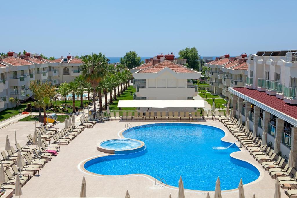 Dream Family Club Hotel Side Exterior photo