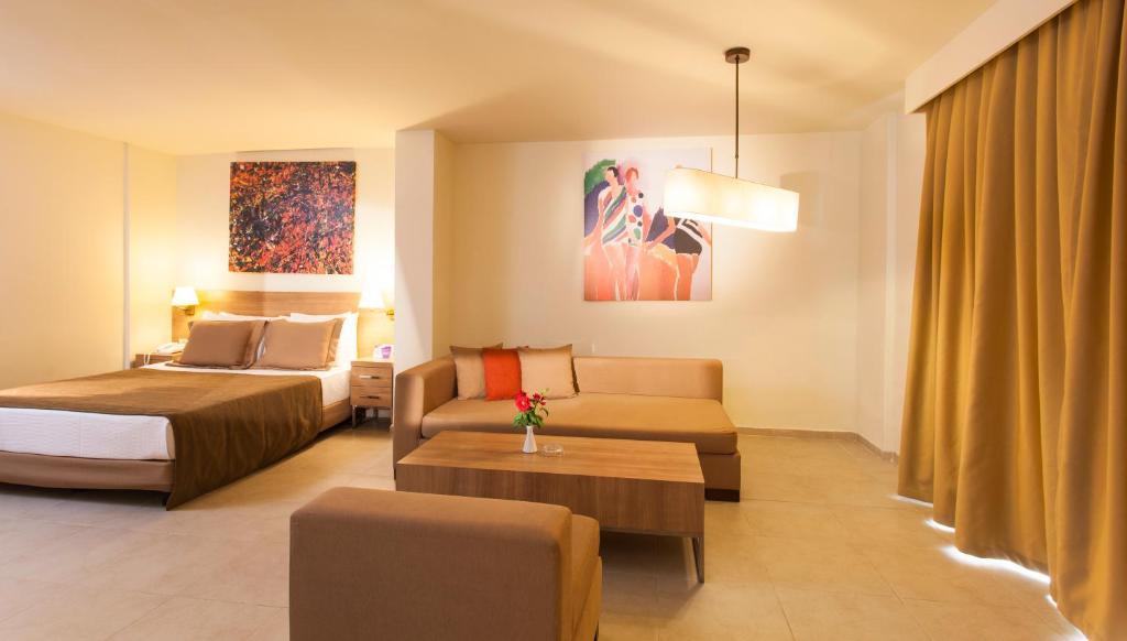 Dream Family Club Hotel Side Room photo