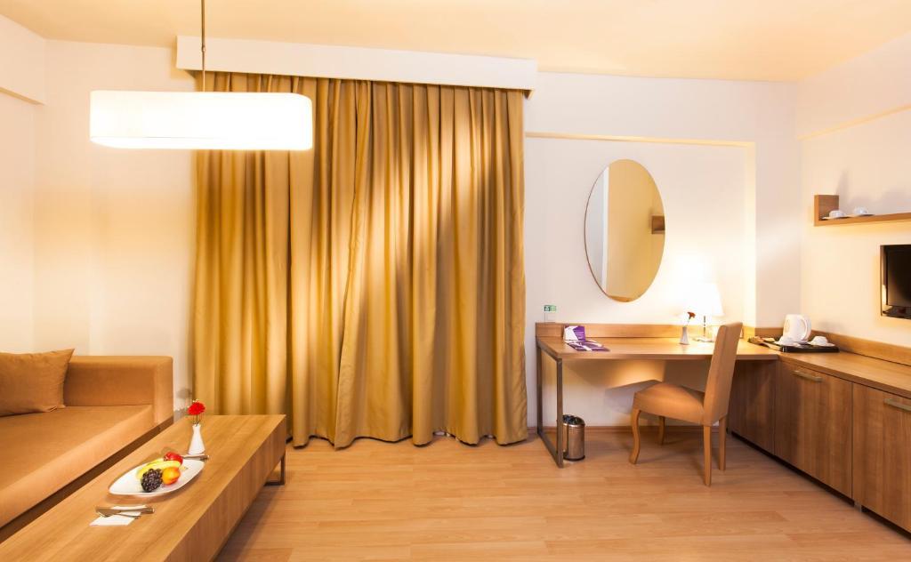 Dream Family Club Hotel Side Room photo