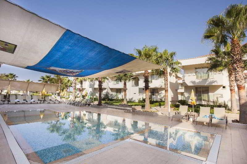 Dream Family Club Hotel Side Exterior photo